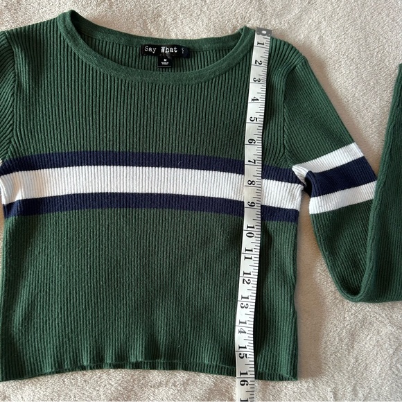 ❤️4/$20 Green Striped Long Sleeve Crop Top - Picture 3 of 6